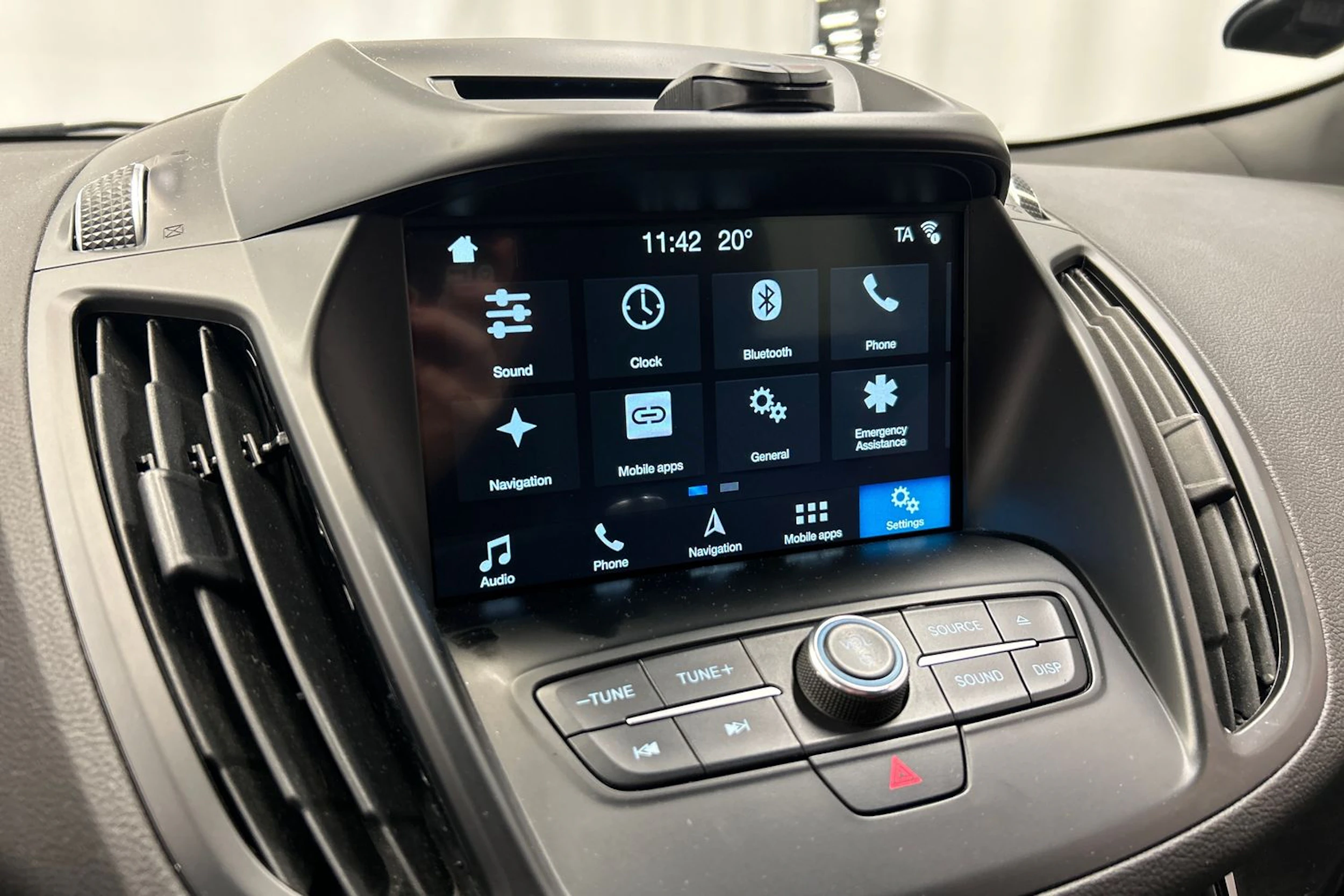 harmaa Ford Kuga 2018 kuva 18.
