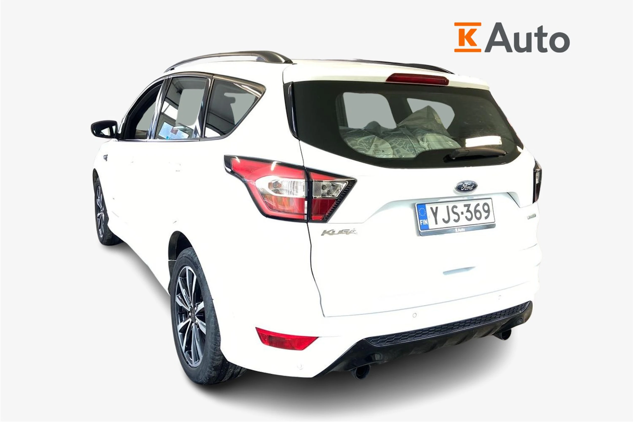 valkoinen Ford Kuga 2018 kuva 2.