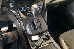 valkoinen Ford Kuga 2018 kuva 15.