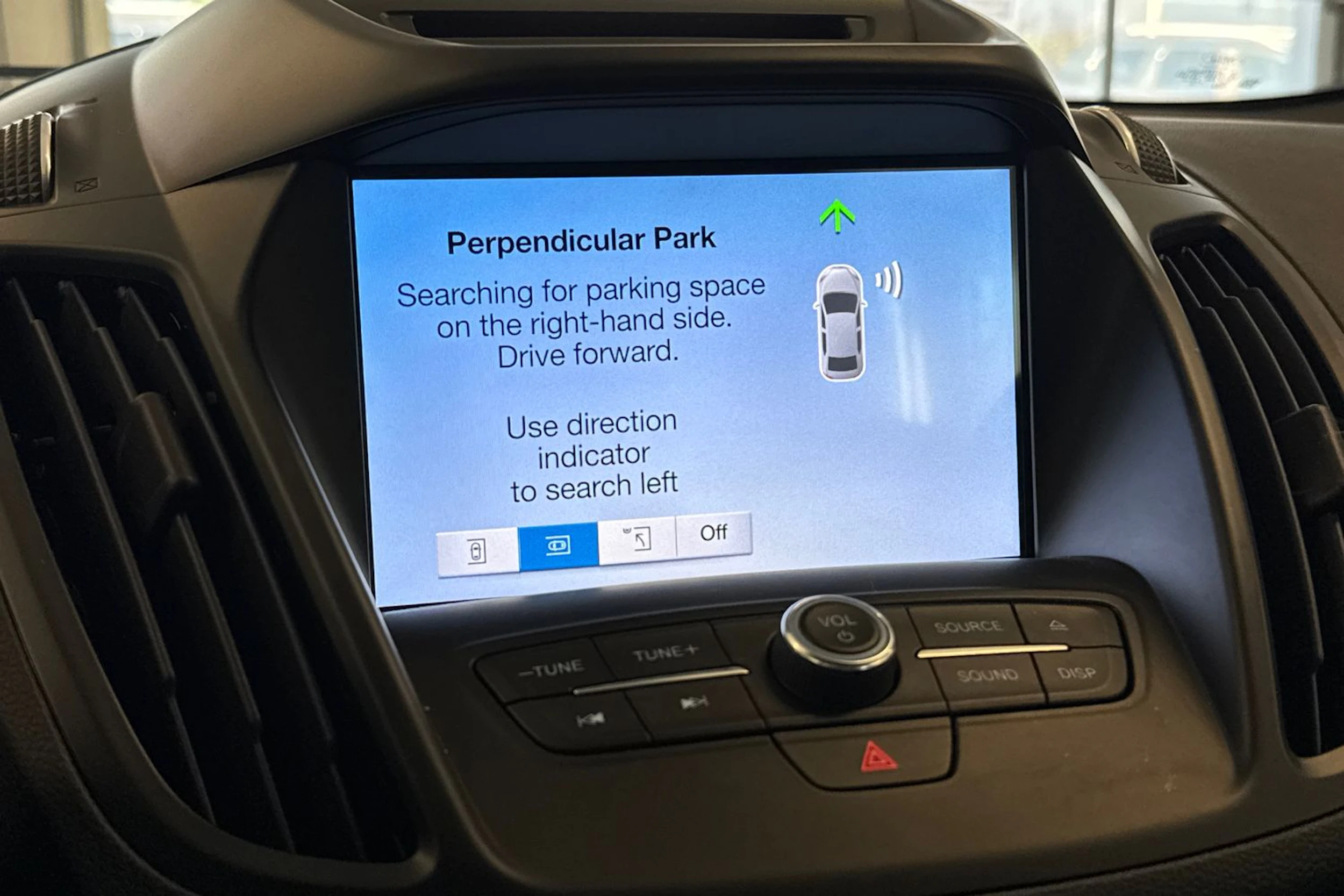 valkoinen Ford Kuga 2018 kuva 22.