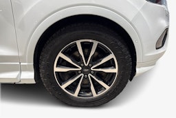 valkoinen Ford Kuga 2018 kuva 11.
