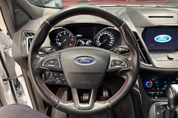 valkoinen Ford Kuga 2018 kuva 19.