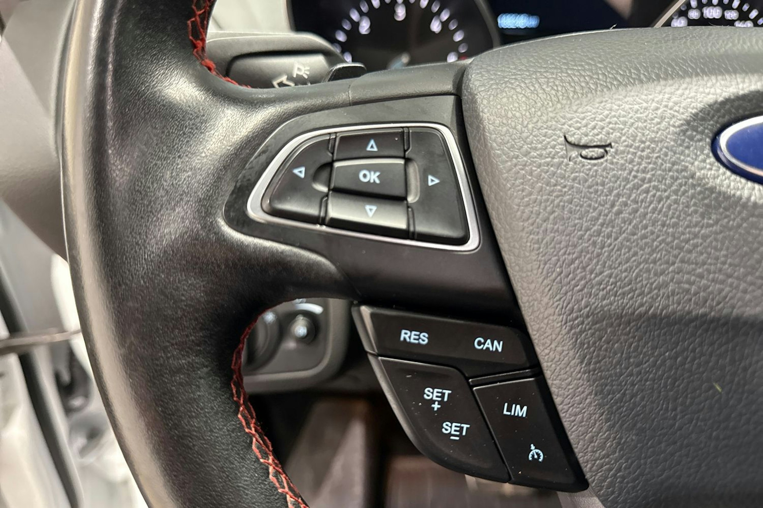 valkoinen Ford Kuga 2018 kuva 20.