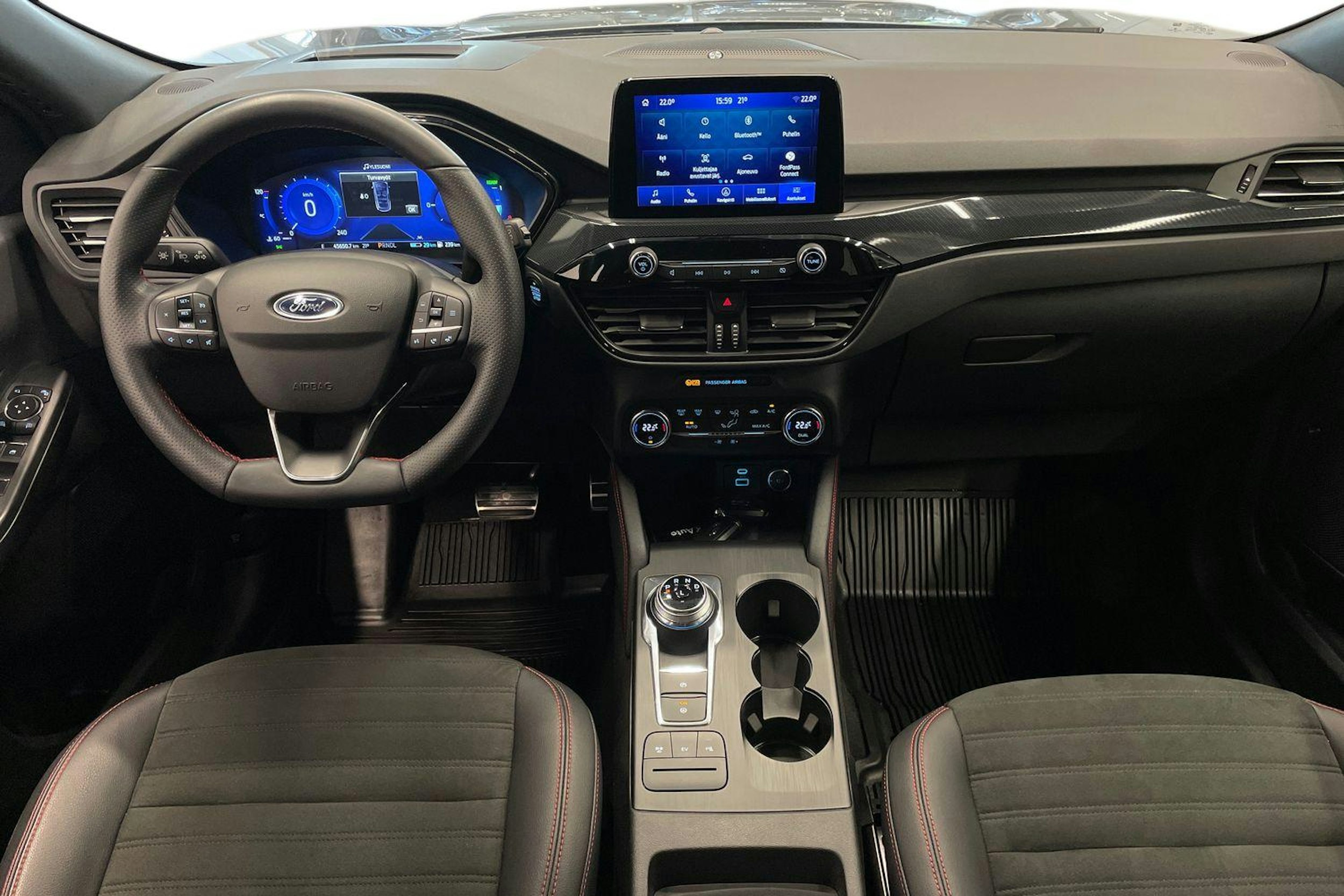 Harmaa Ford Kuga 2020 kuva 9.