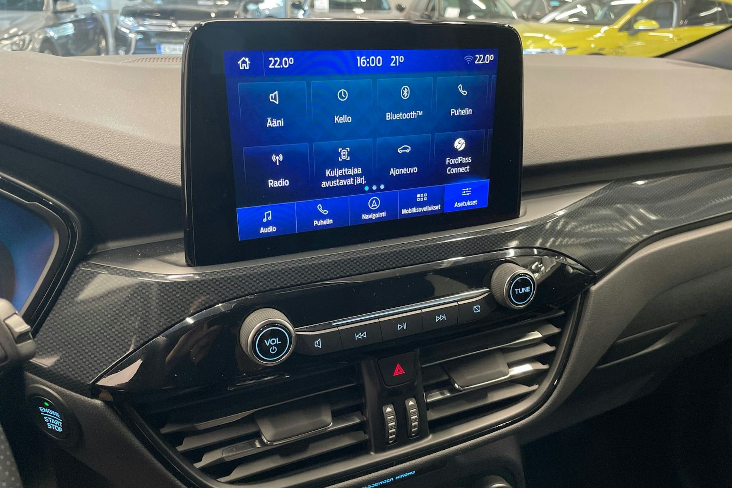 Harmaa Ford Kuga 2020 kuva 21.
