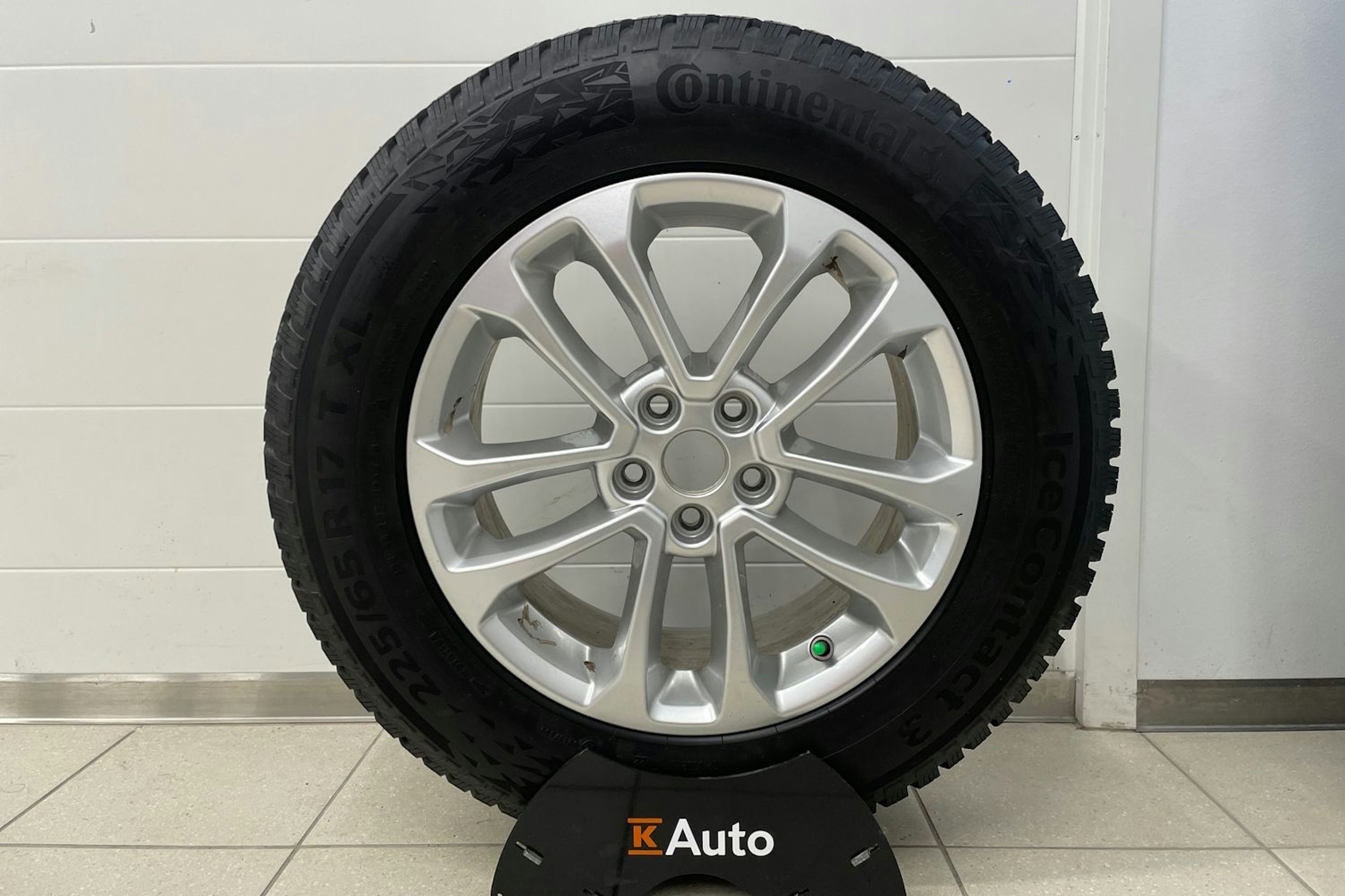 Harmaa Ford Kuga 2020 kuva 25.
