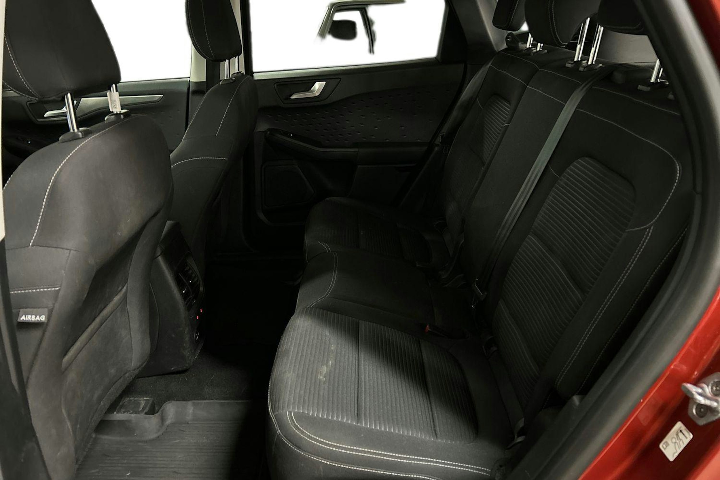 Oranssi Ford Kuga 2020 kuva 10.