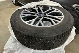 Oranssi Ford Kuga 2020 kuva 13.