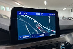 Oranssi Ford Kuga 2020 kuva 19.