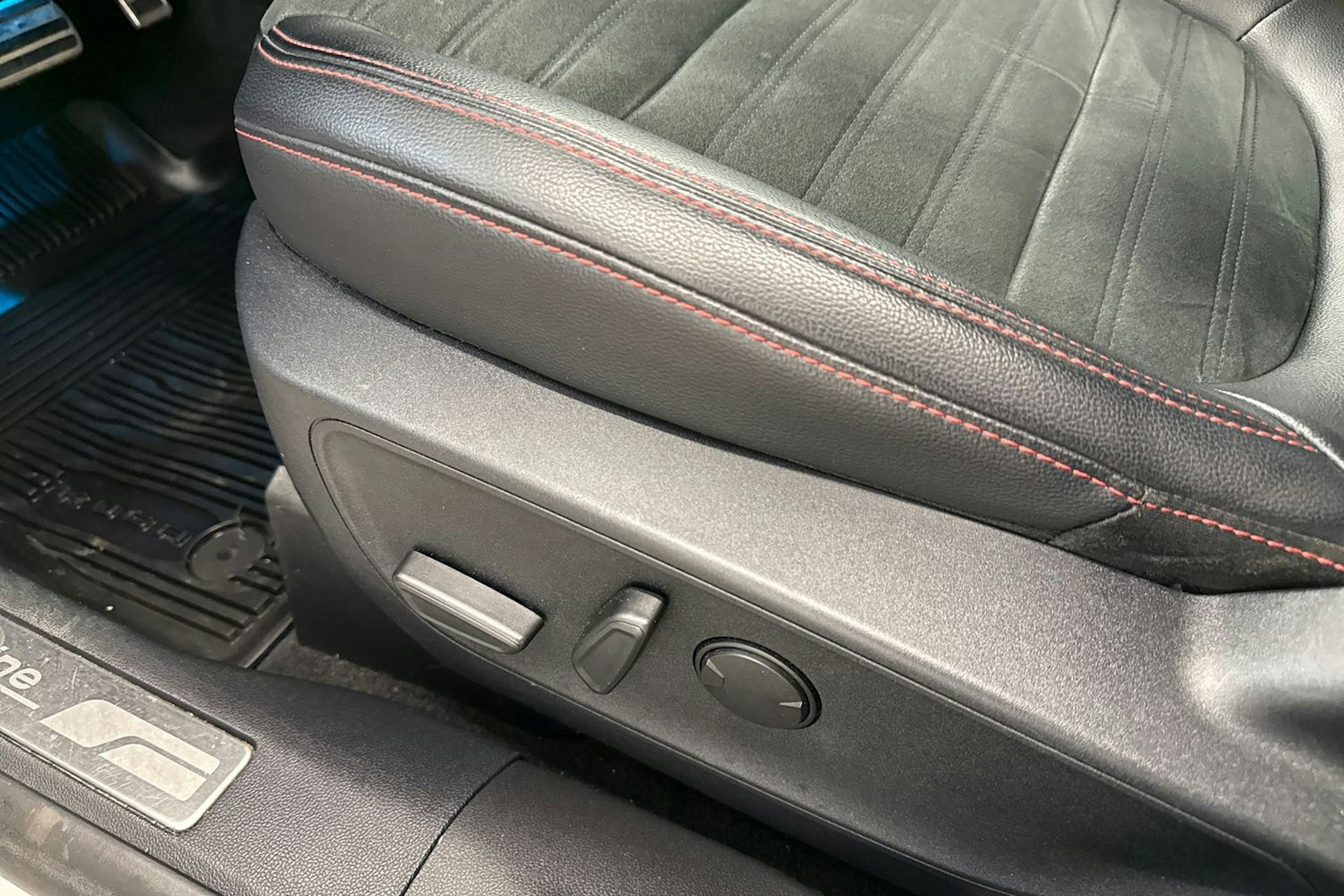 Valkoinen Ford Kuga 2020 kuva 18.