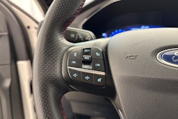 Valkoinen Ford Kuga 2020 kuva 20.