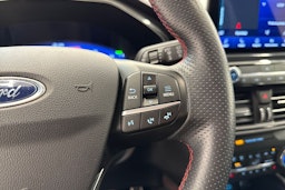 Valkoinen Ford Kuga 2020 kuva 21.