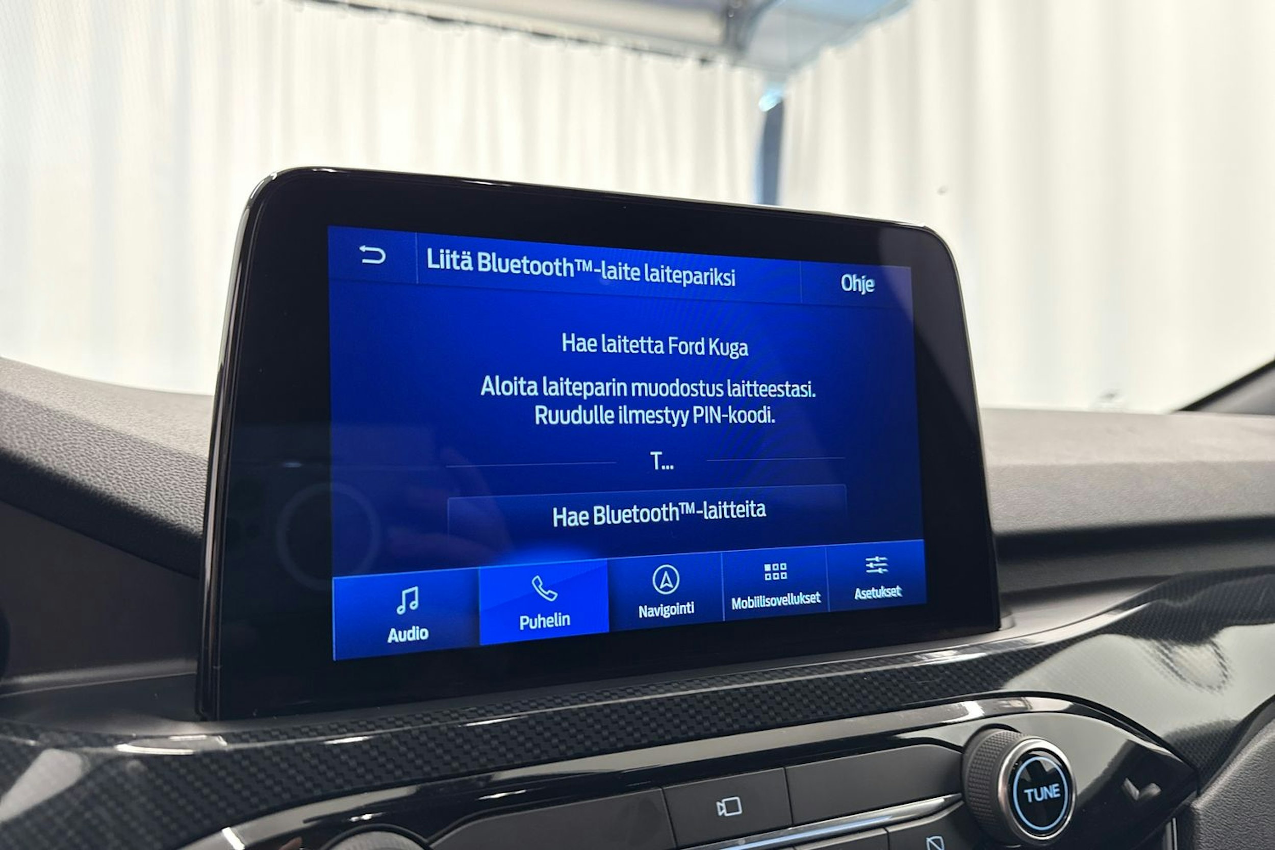 Valkoinen Ford Kuga 2020 kuva 26.