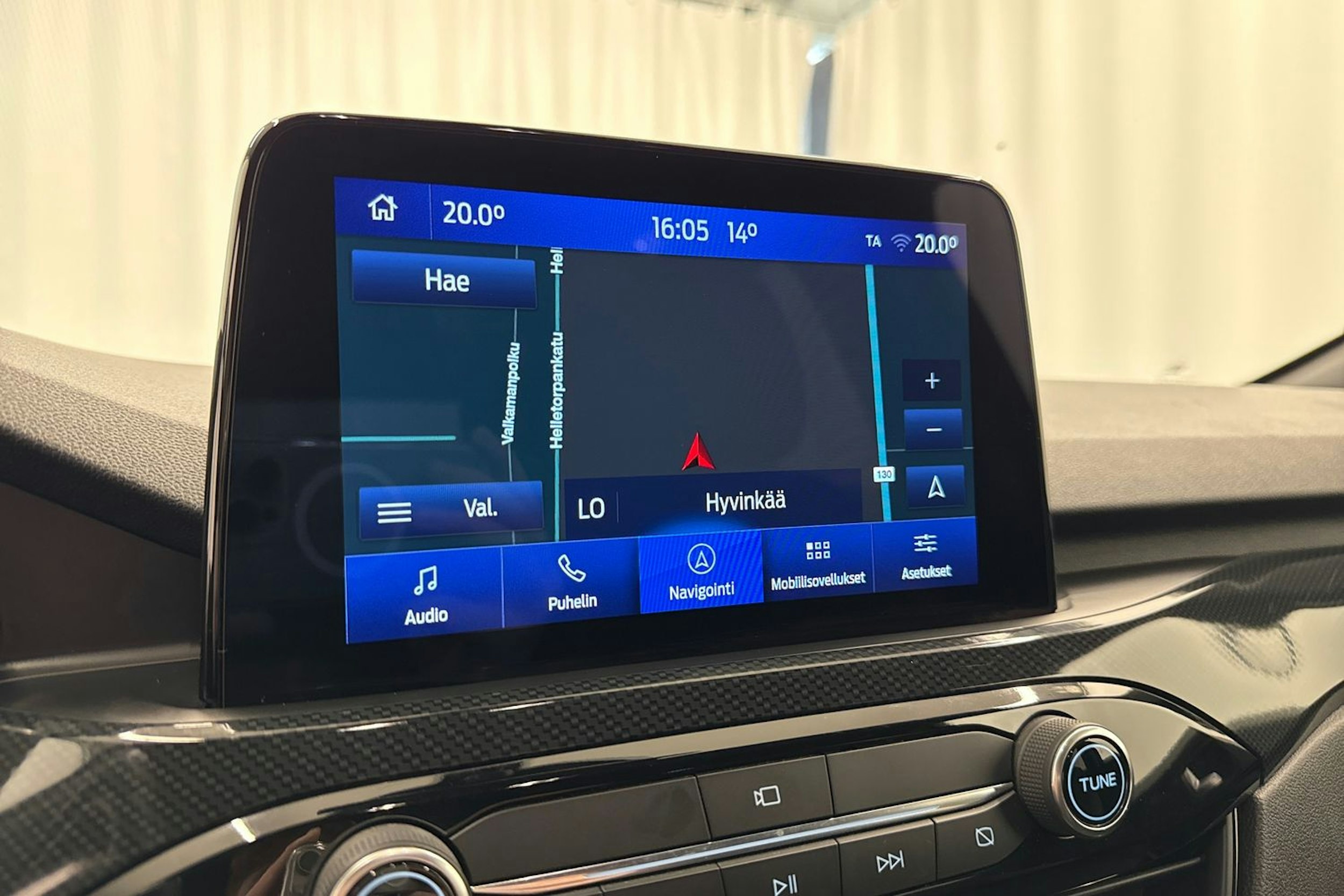 Valkoinen Ford Kuga 2020 kuva 27.