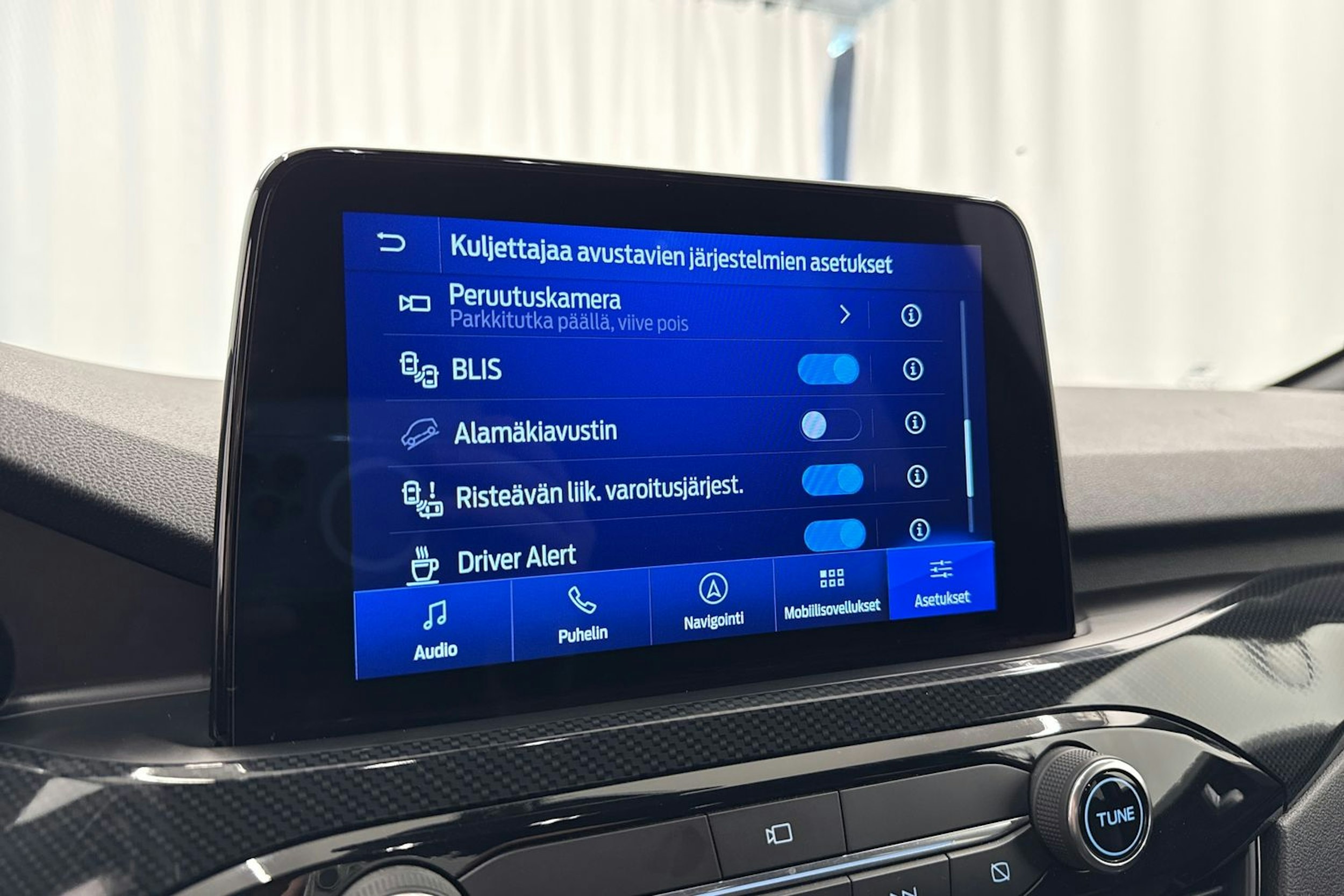 Valkoinen Ford Kuga 2020 kuva 29.