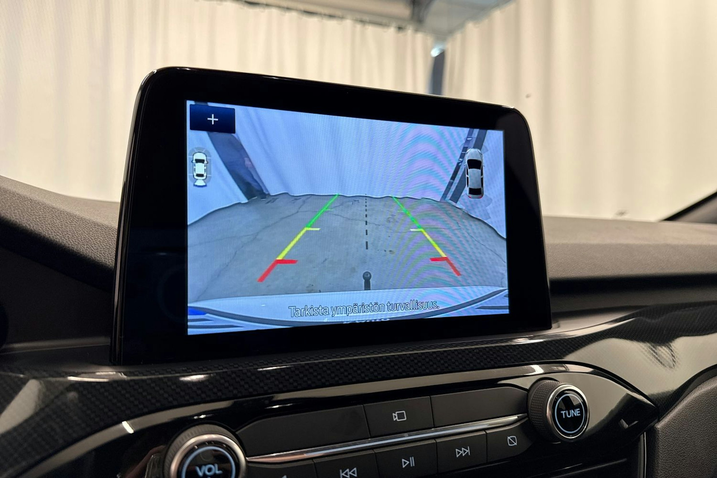 Valkoinen Ford Kuga 2020 kuva 30.