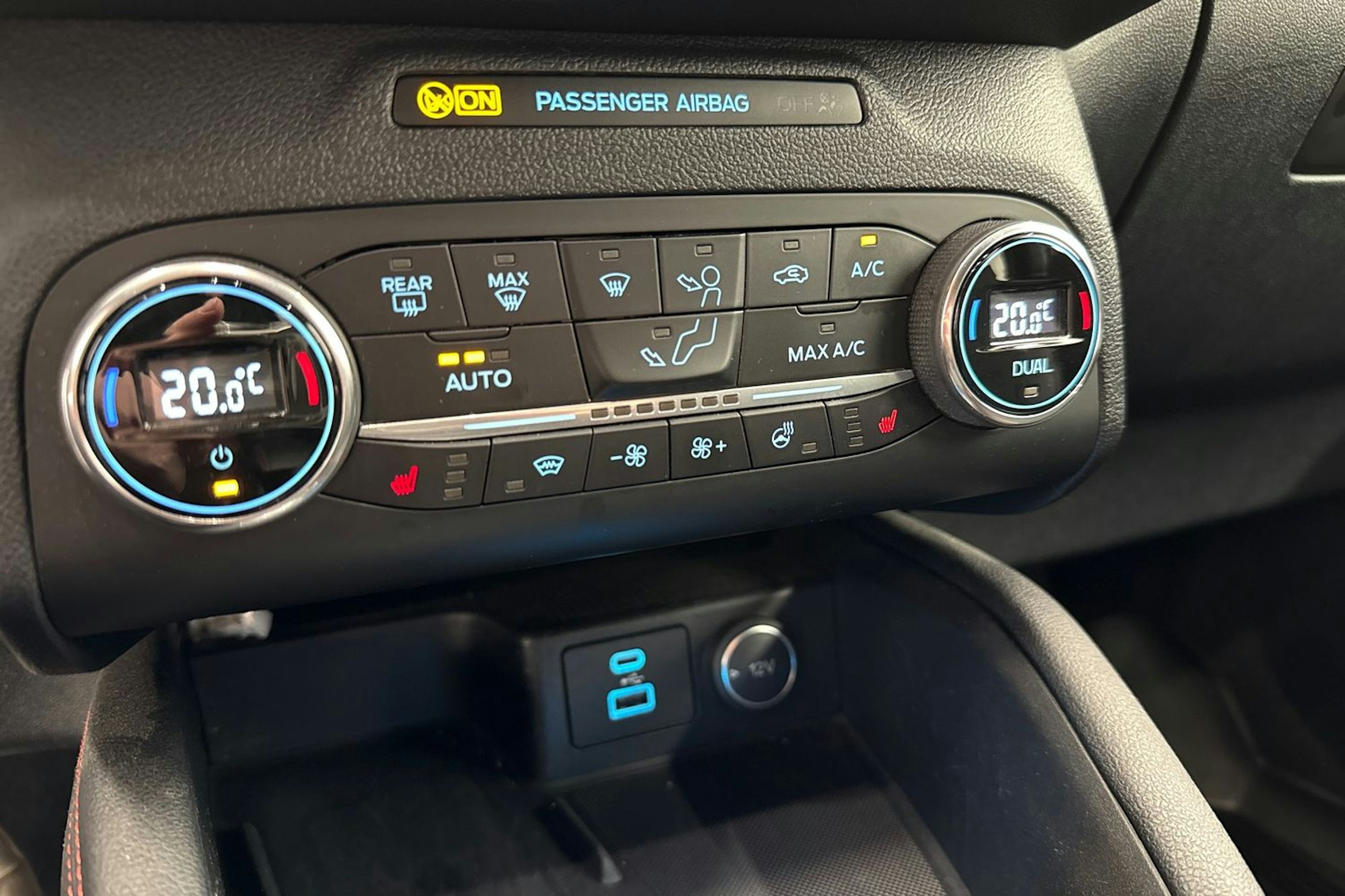 Valkoinen Ford Kuga 2020 kuva 31.