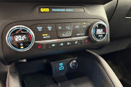 Valkoinen Ford Kuga 2020 kuva 31.