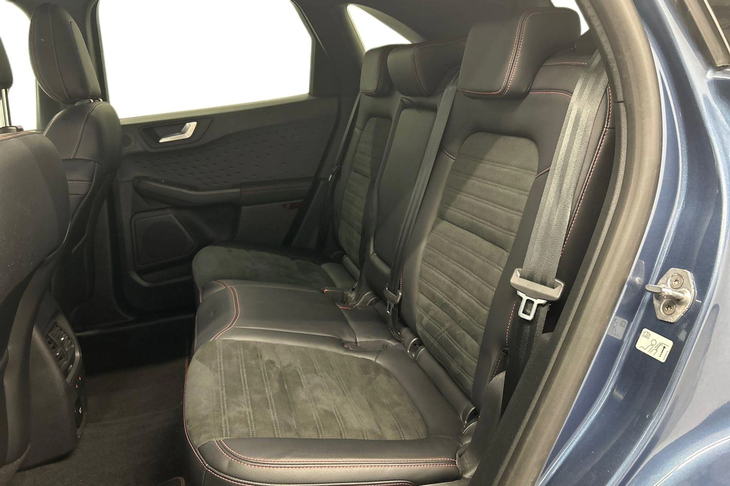 sininen Ford Kuga 2020 kuva 8.