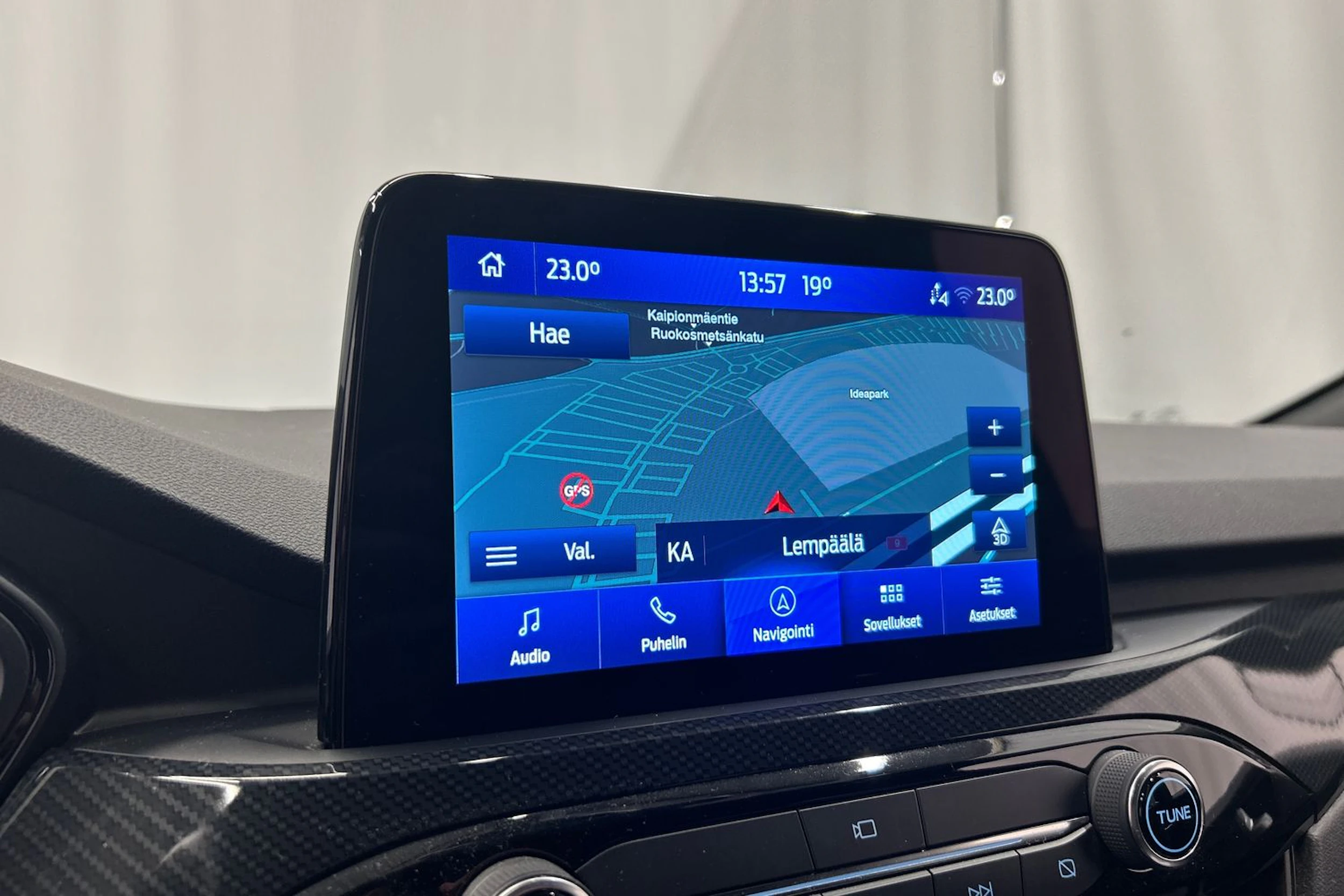 sininen Ford Kuga 2020 kuva 21.