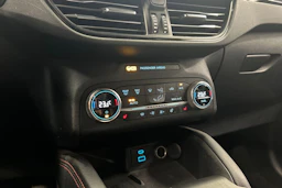 sininen Ford Kuga 2020 kuva 24.