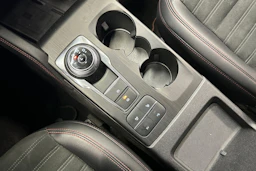 sininen Ford Kuga 2020 kuva 25.