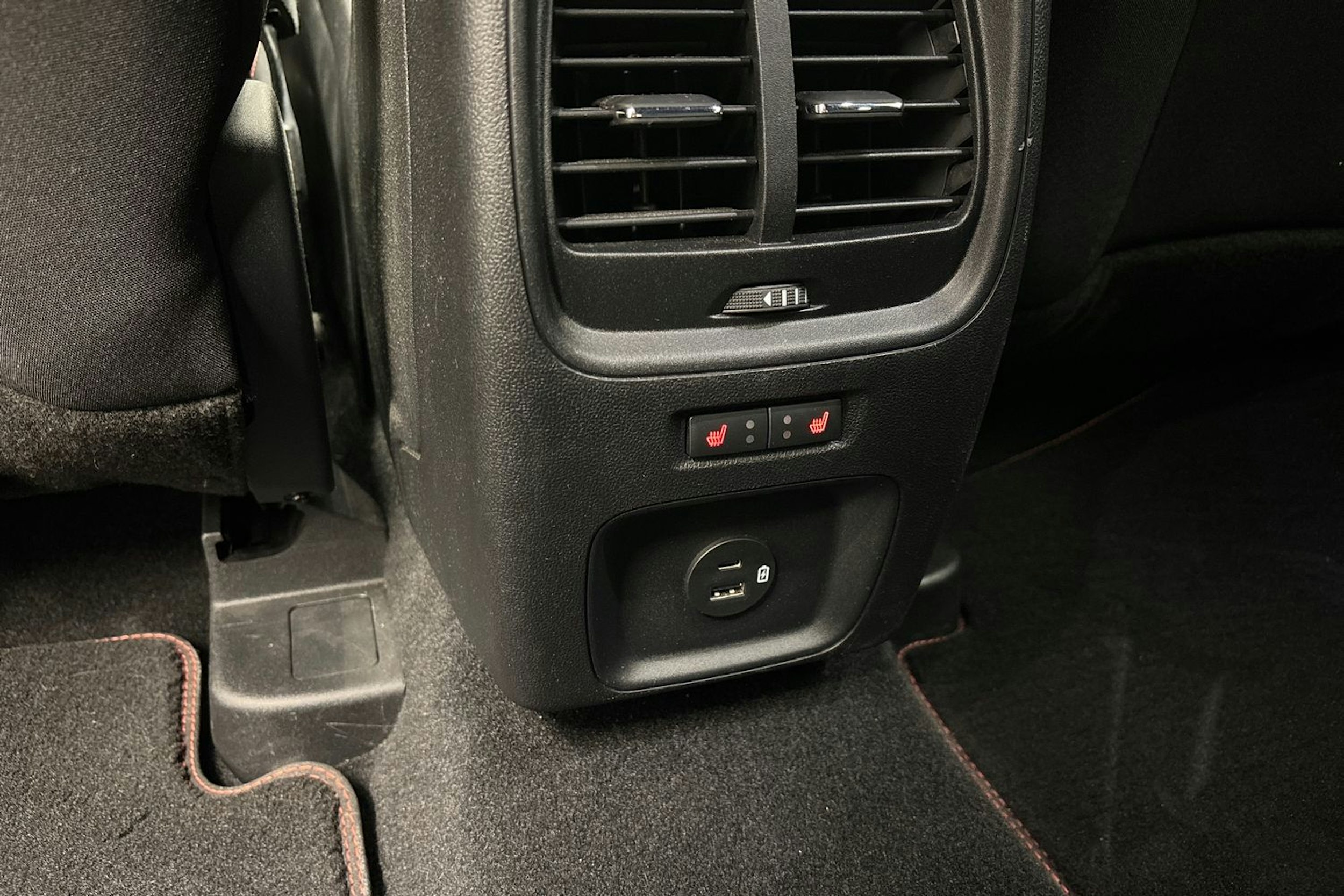 sininen Ford Kuga 2020 kuva 15.