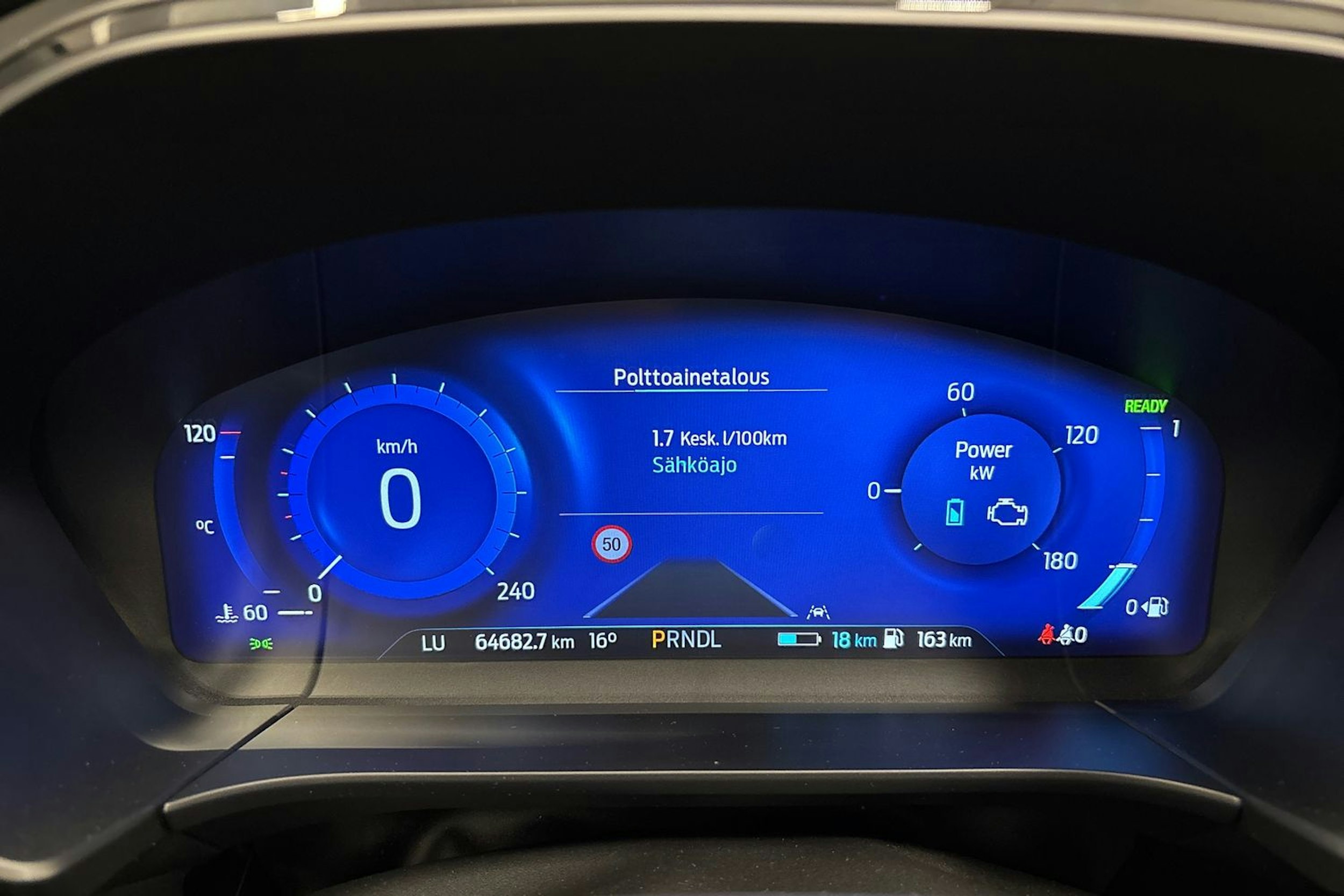 sininen Ford Kuga 2020 kuva 16.