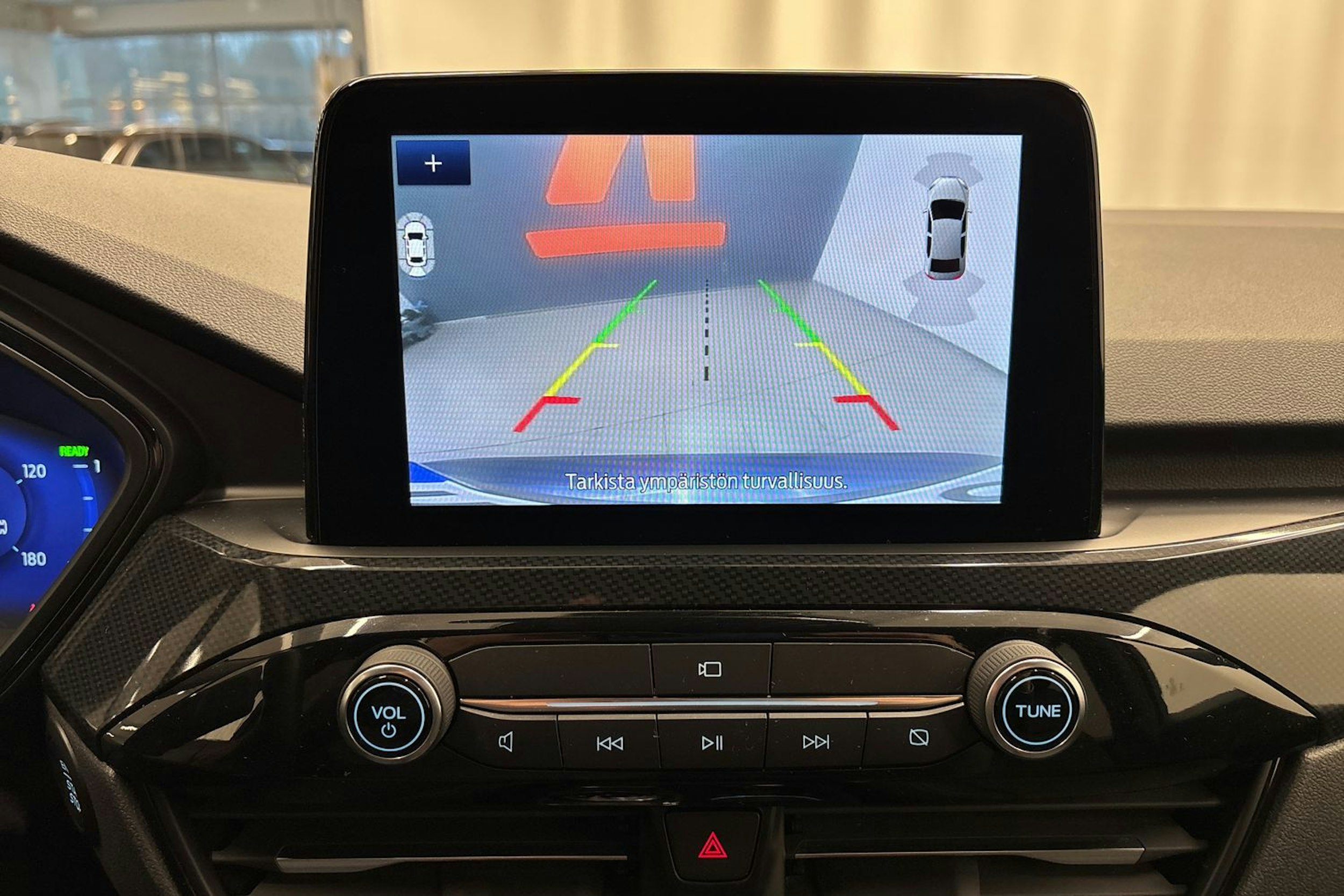 sininen Ford Kuga 2020 kuva 18.