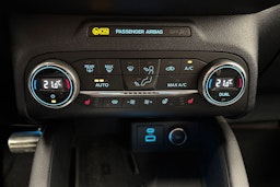 sininen Ford Kuga 2020 kuva 21.