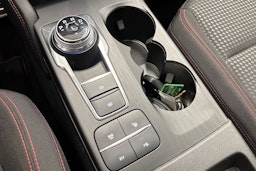 sininen Ford Kuga 2020 kuva 22.