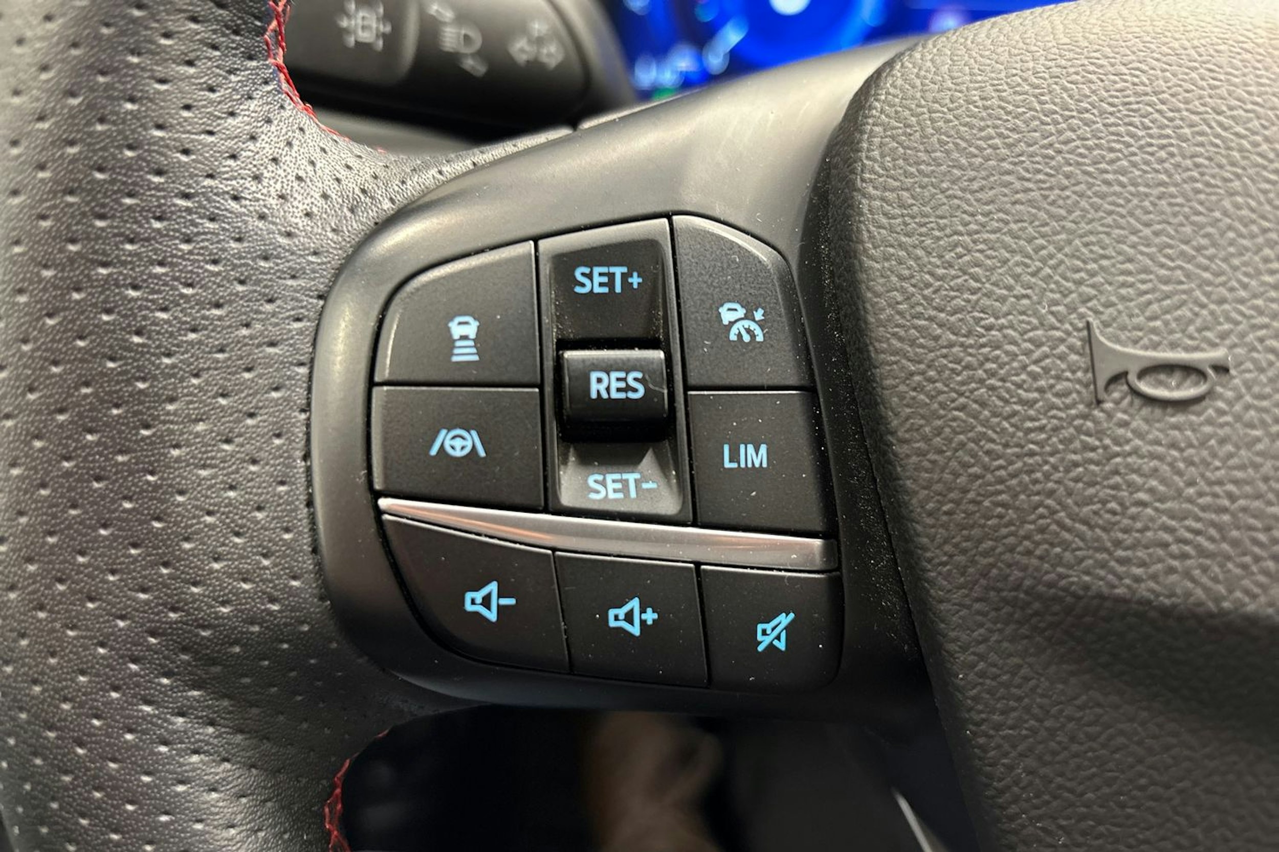 sininen Ford Kuga 2020 kuva 23.