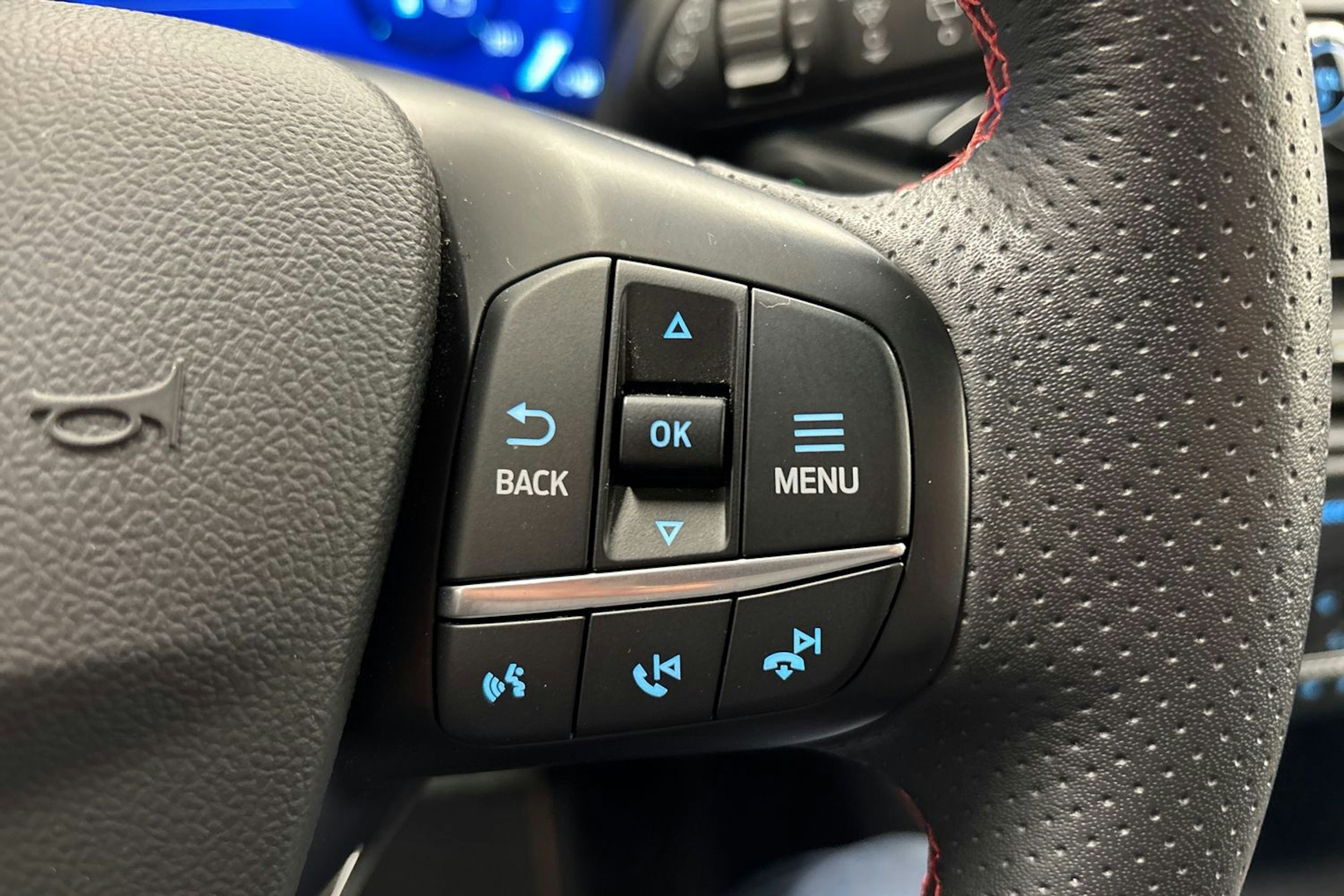 sininen Ford Kuga 2020 kuva 24.