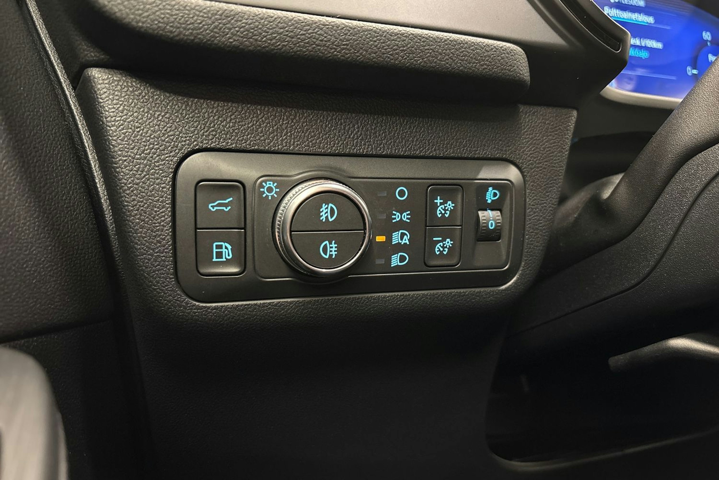 sininen Ford Kuga 2020 kuva 25.