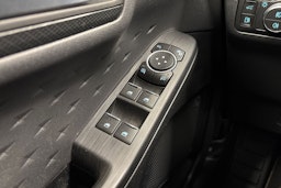 sininen Ford Kuga 2020 kuva 27.