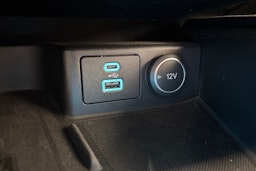 sininen Ford Kuga 2020 kuva 28.