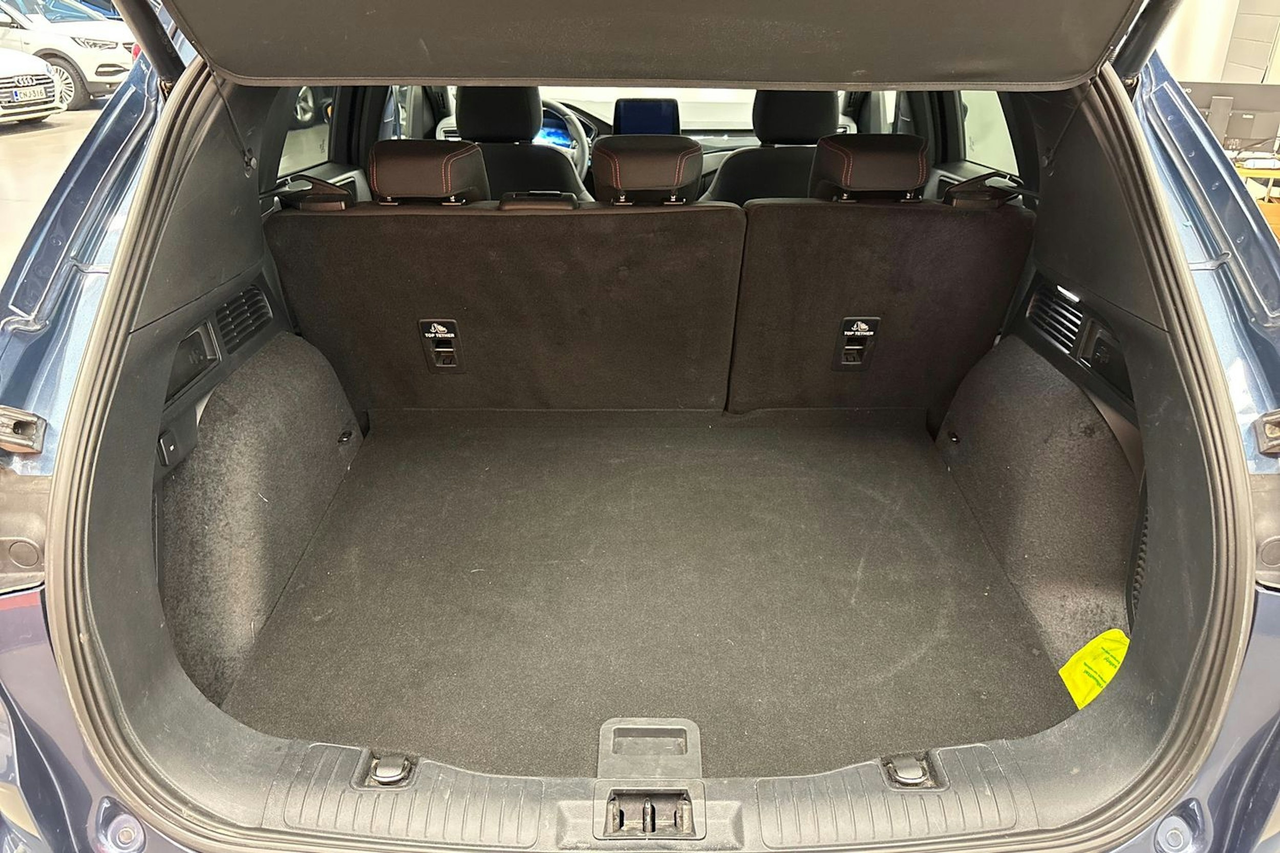 sininen Ford Kuga 2020 kuva 30.