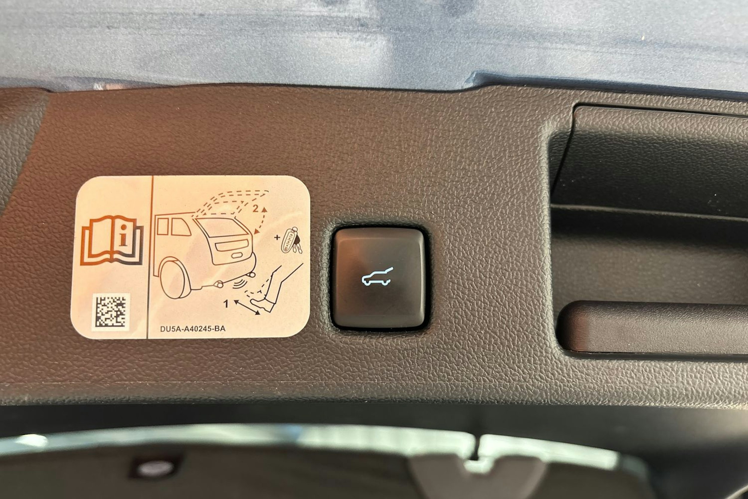 sininen Ford Kuga 2020 kuva 32.