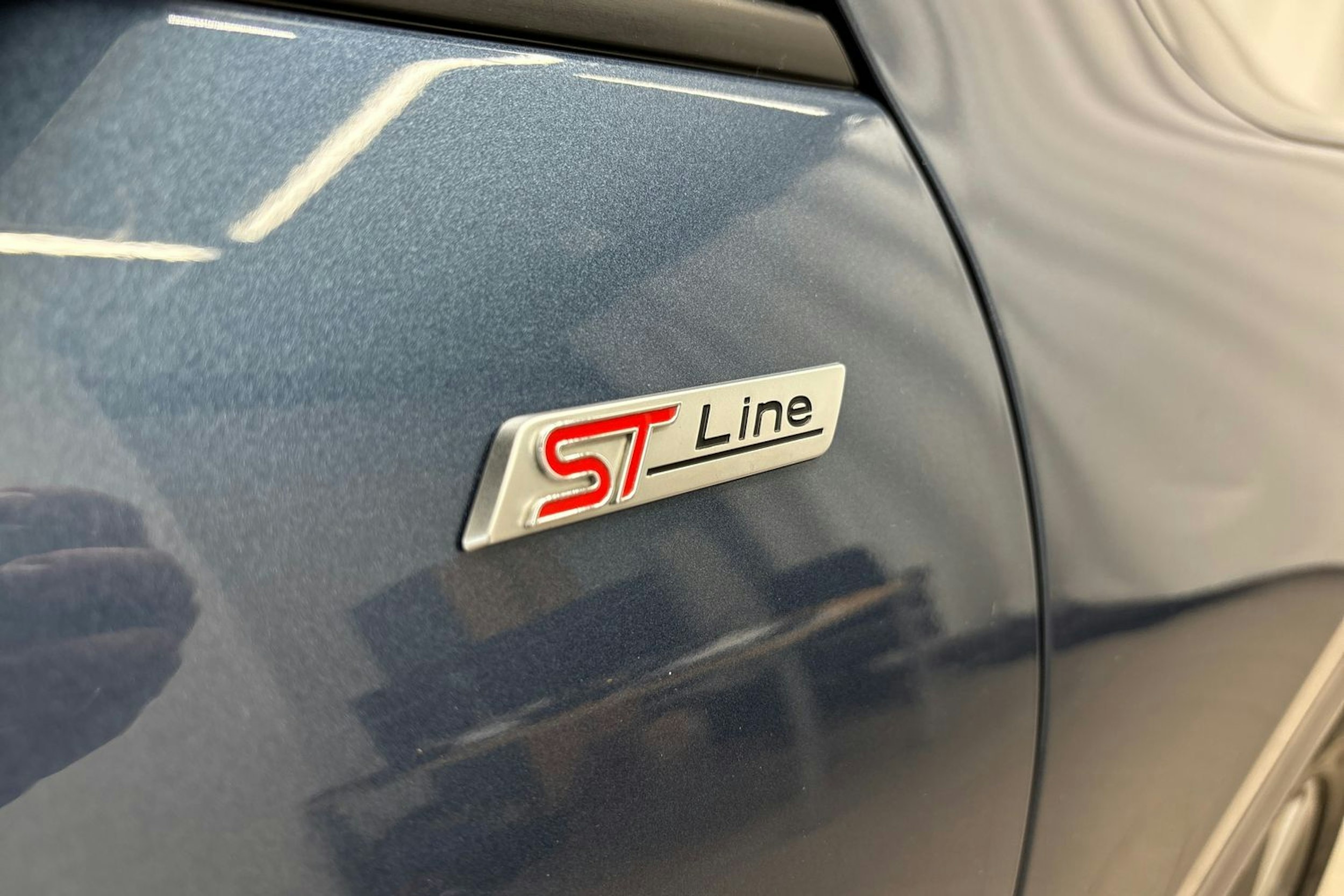 sininen Ford Kuga 2020 kuva 33.