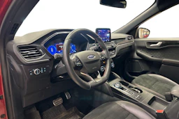 punainen Ford Kuga 2020 kuva 3.