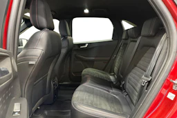 punainen Ford Kuga 2020 kuva 11.