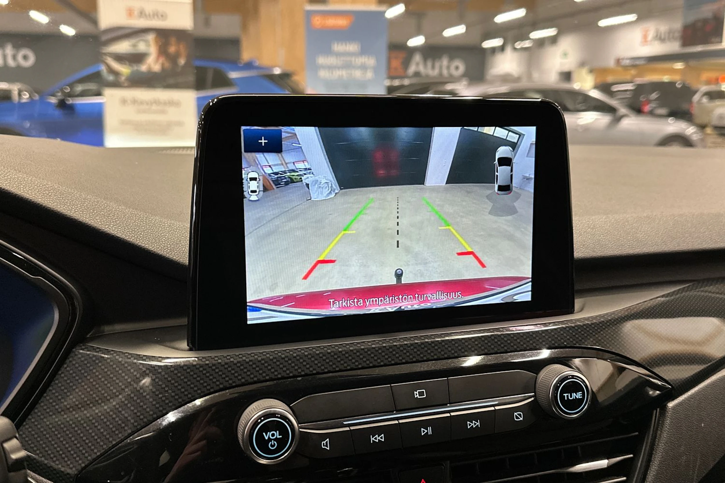 punainen Ford Kuga 2020 kuva 20.