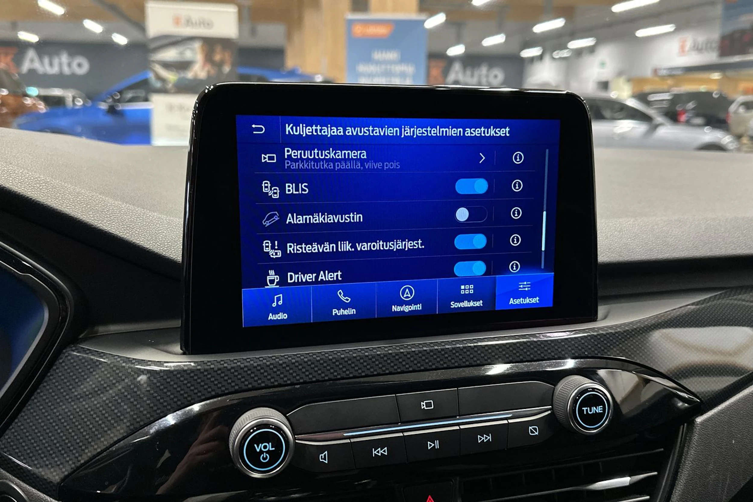 punainen Ford Kuga 2020 kuva 23.
