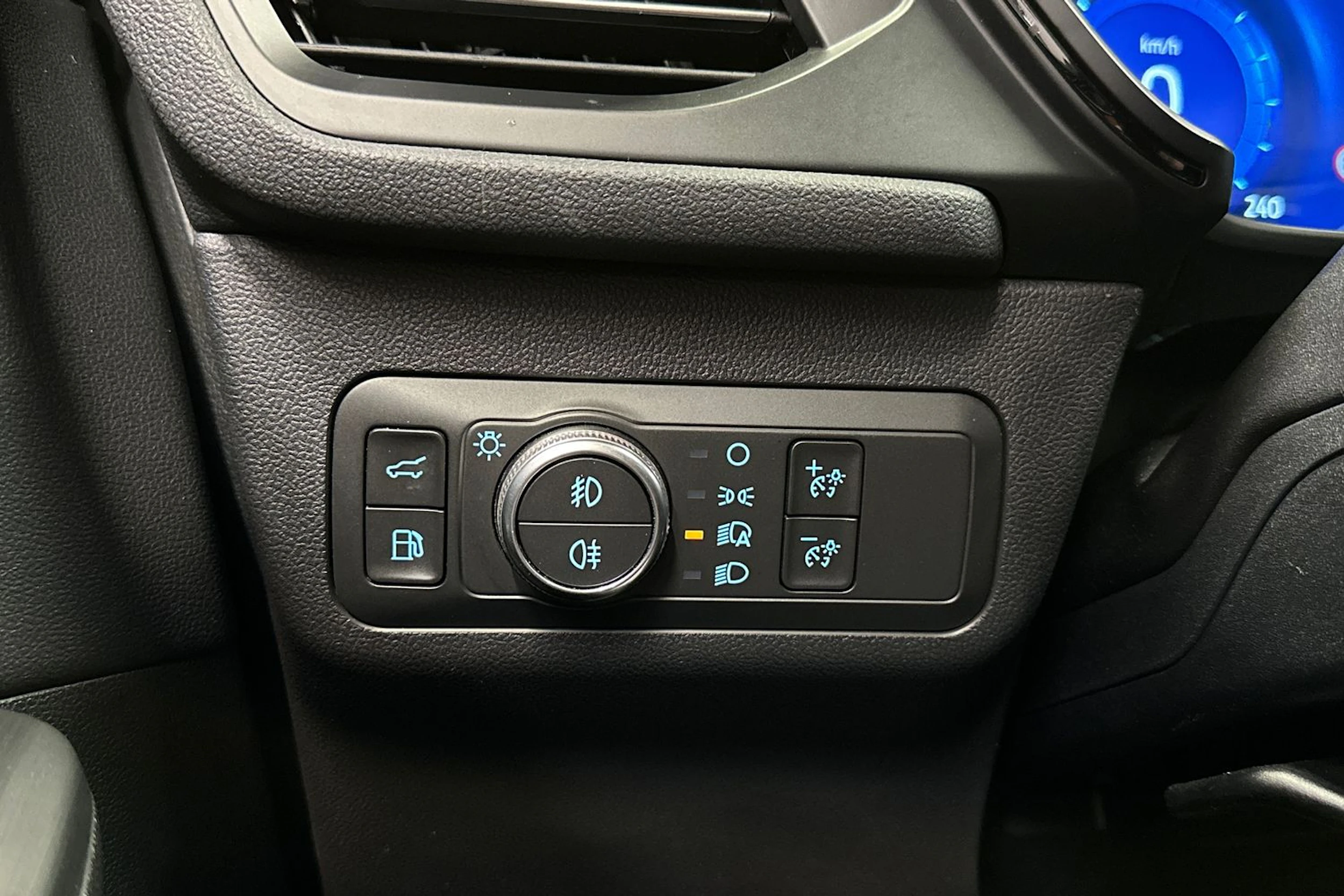 punainen Ford Kuga 2020 kuva 31.