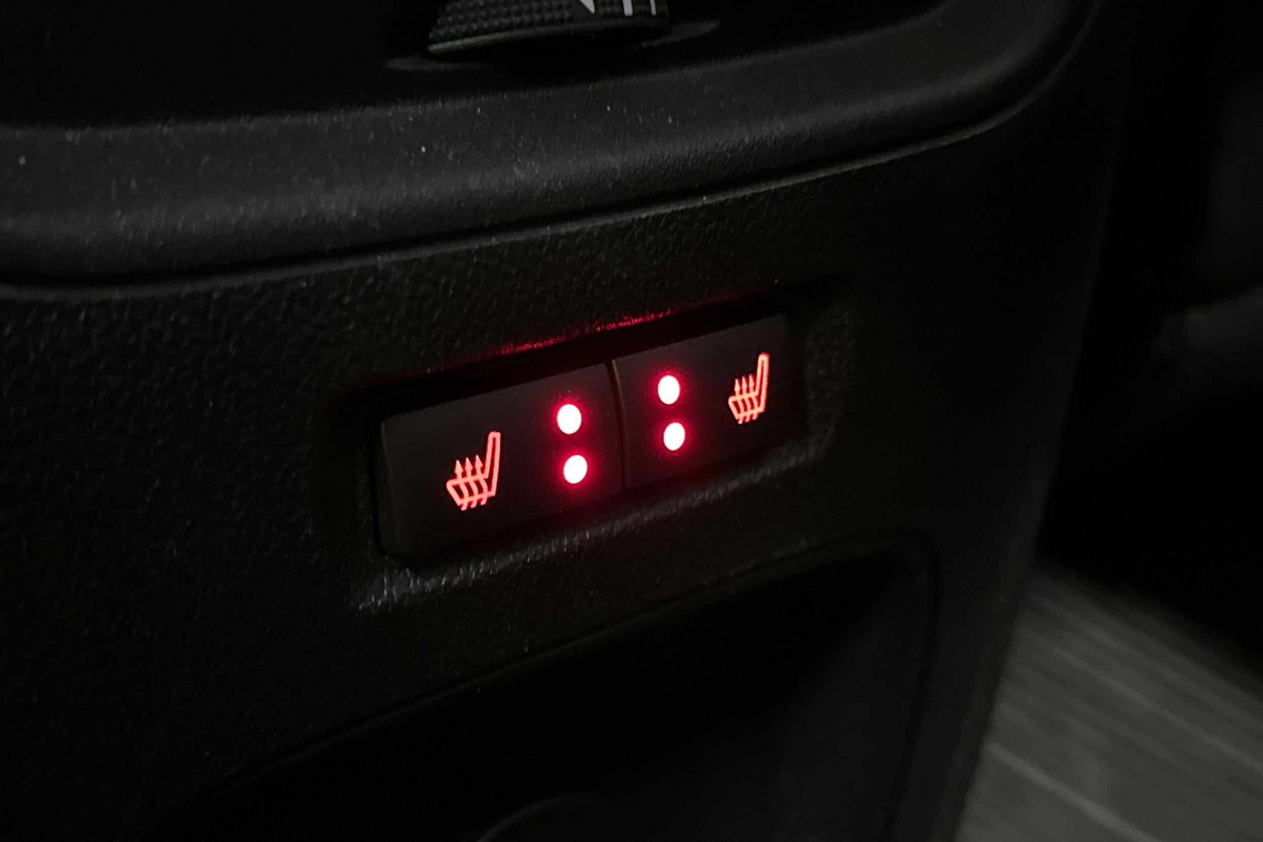 musta Ford Kuga 2021 kuva 16.