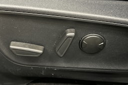 musta Ford Kuga 2021 kuva 18.