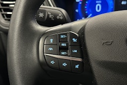 musta Ford Kuga 2021 kuva 20.