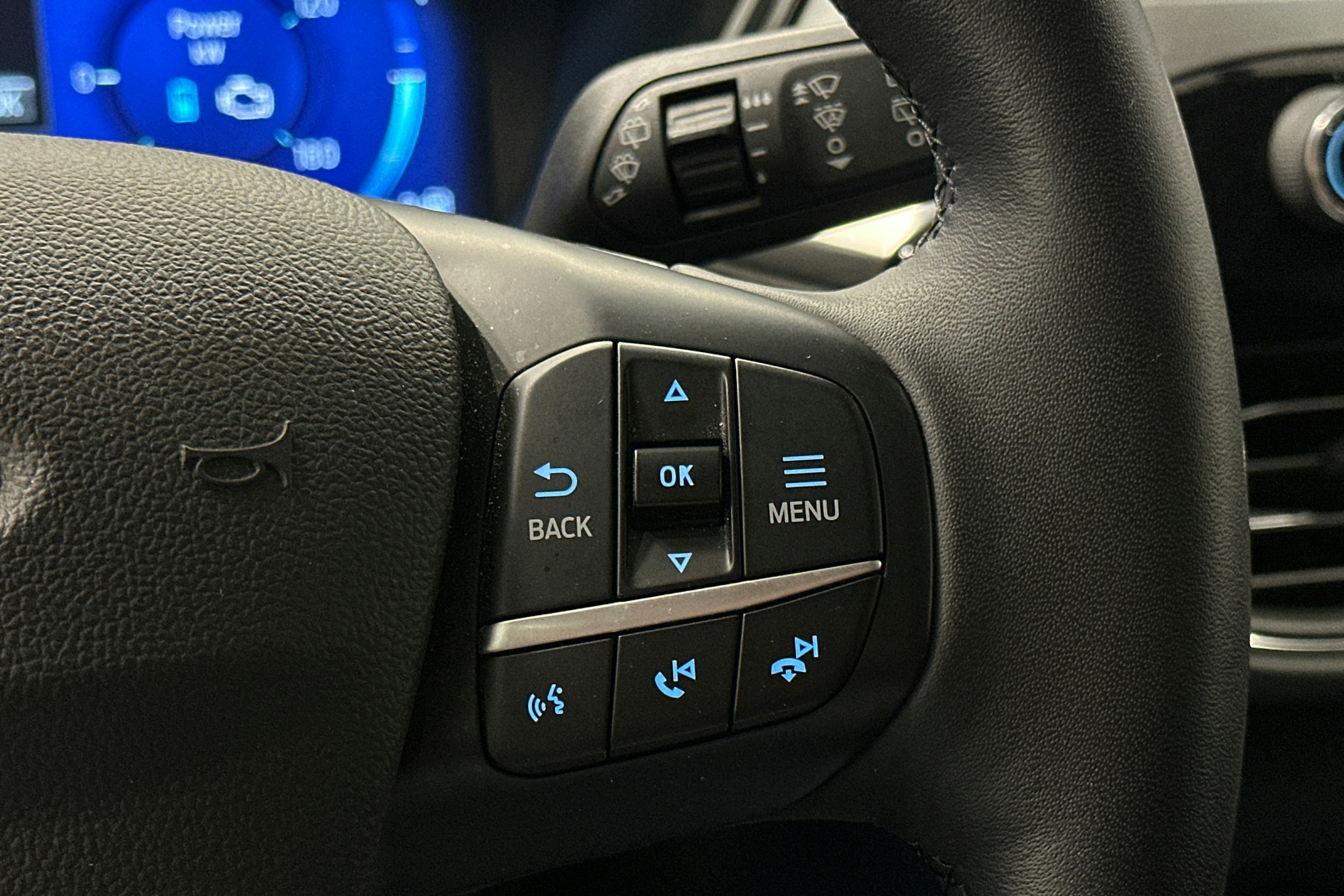 musta Ford Kuga 2021 kuva 21.