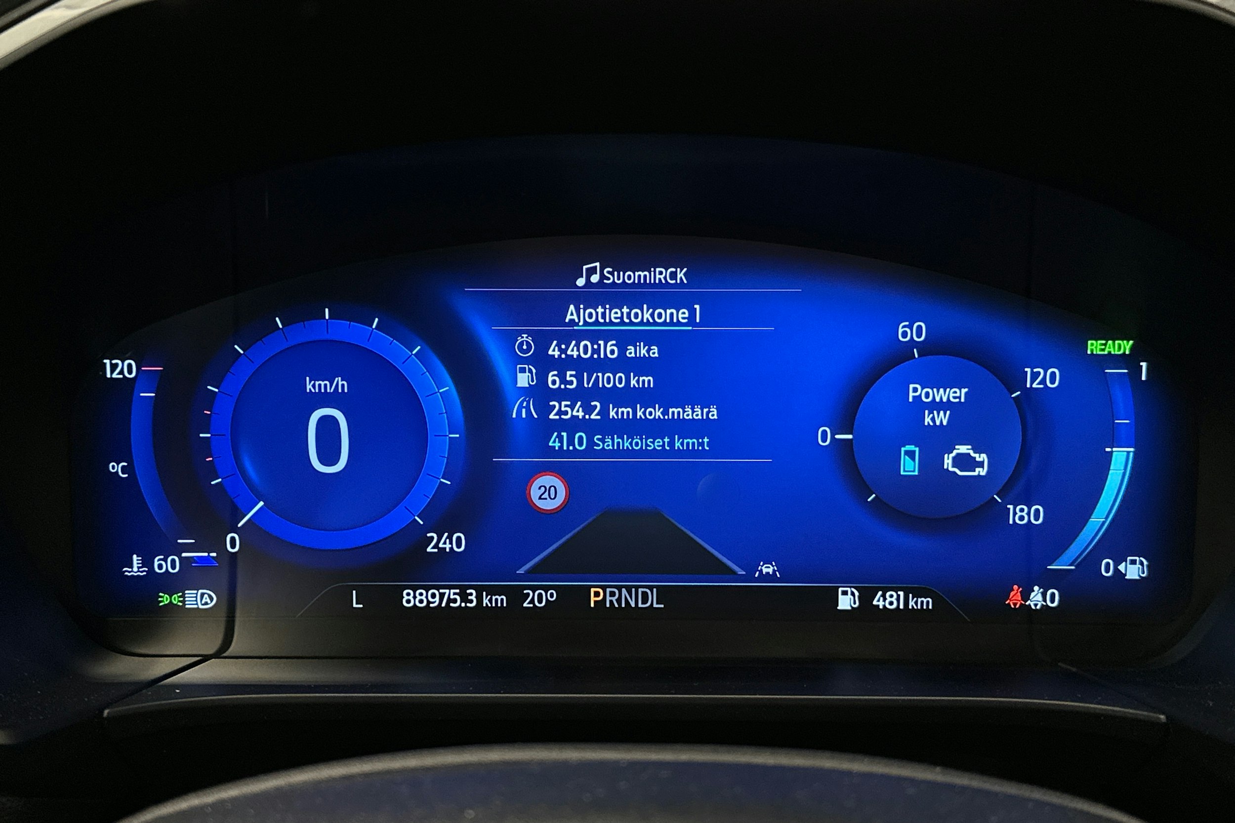 musta Ford Kuga 2021 kuva 22.