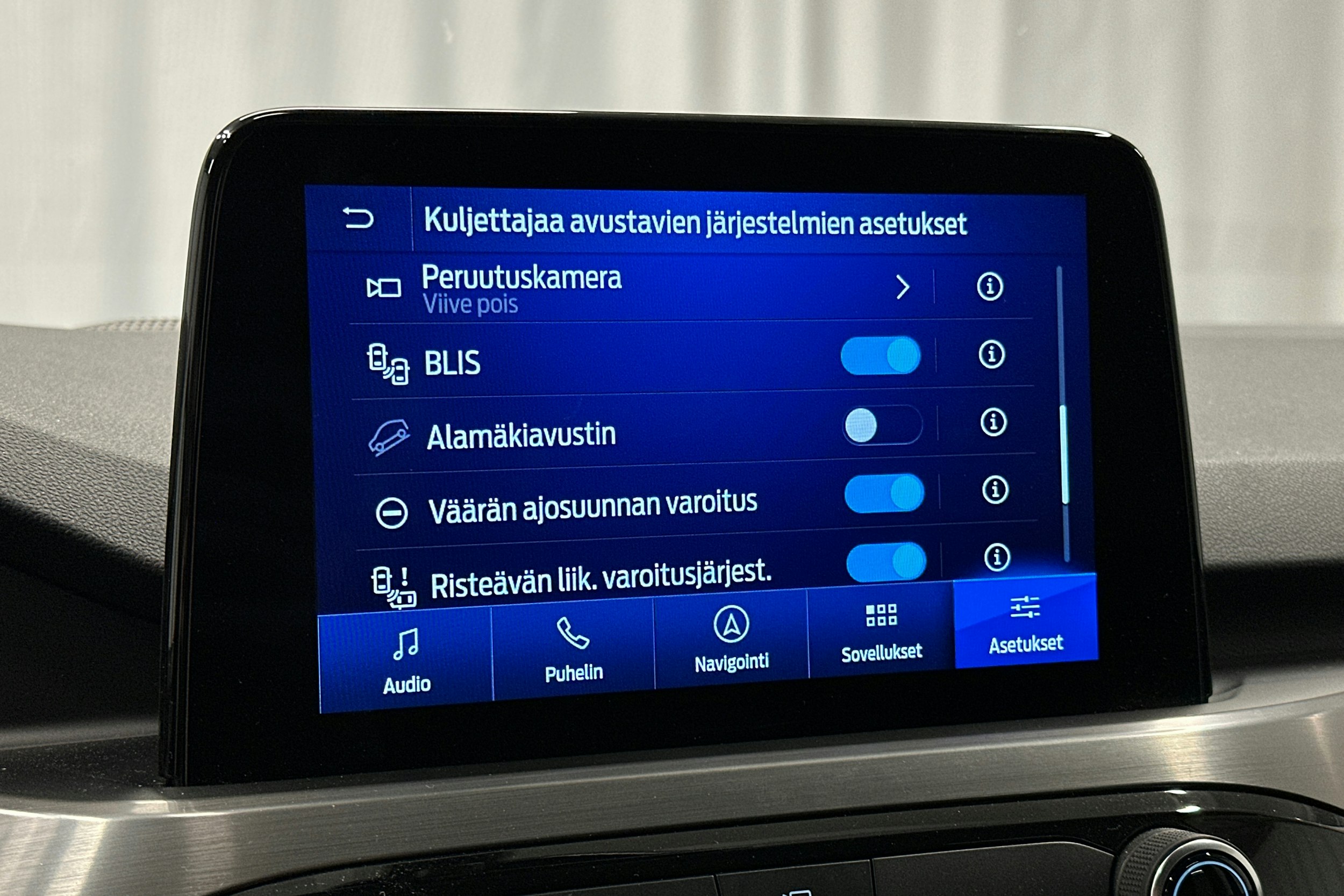 musta Ford Kuga 2021 kuva 27.